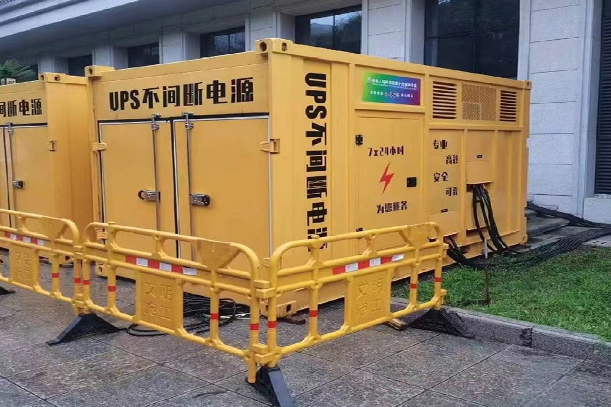 十月田镇发电机租赁施工现场